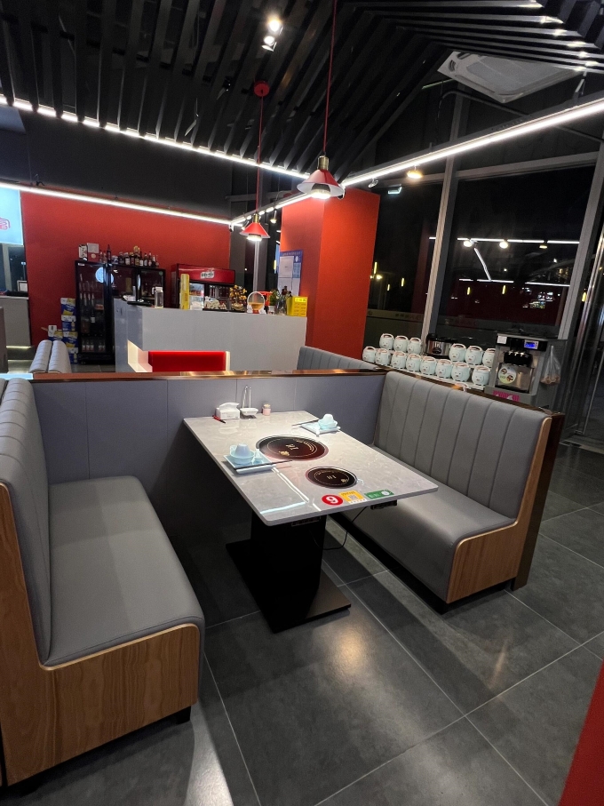 岩板火鍋（guō）桌