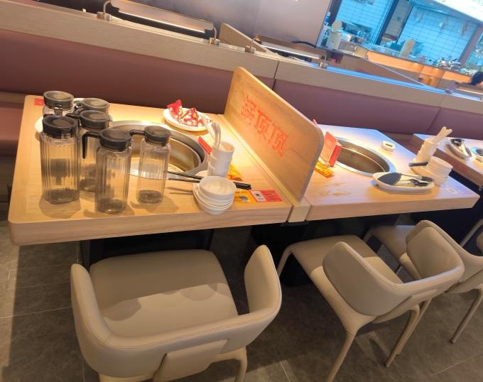 來自黑土（tǔ）地的鐵鍋燉大鵝——鍋頂頂