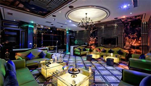 遼寧鞍(ān)山可可芭比(bǐ)酒吧桌椅(yǐ)