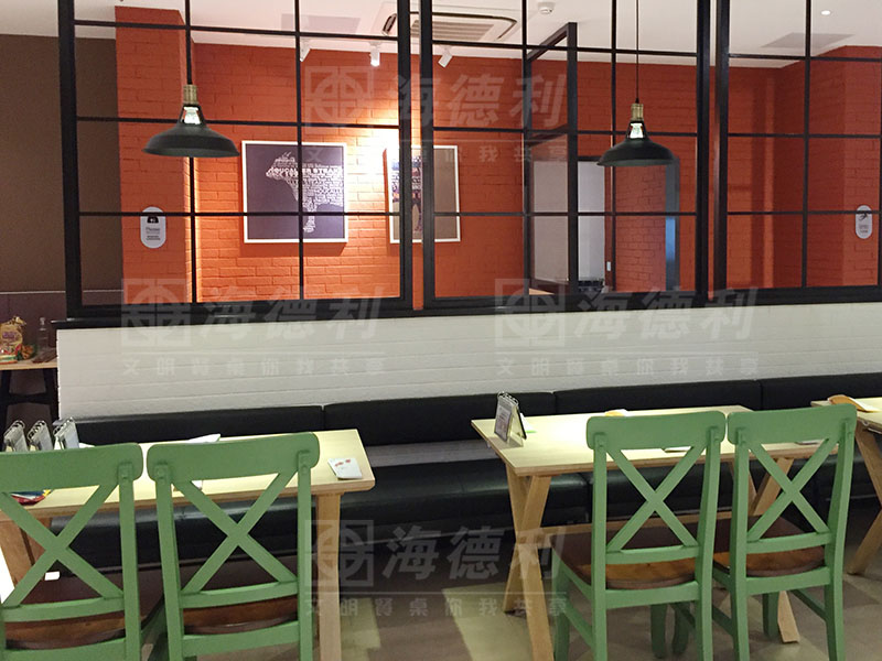 豪客來西餐廳（tīng）餐桌椅效（xiào）果圖