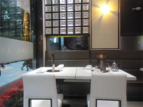 幹鍋晏魚餐桌椅實拍圖