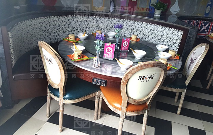 主題（tí）餐廳餐桌椅
