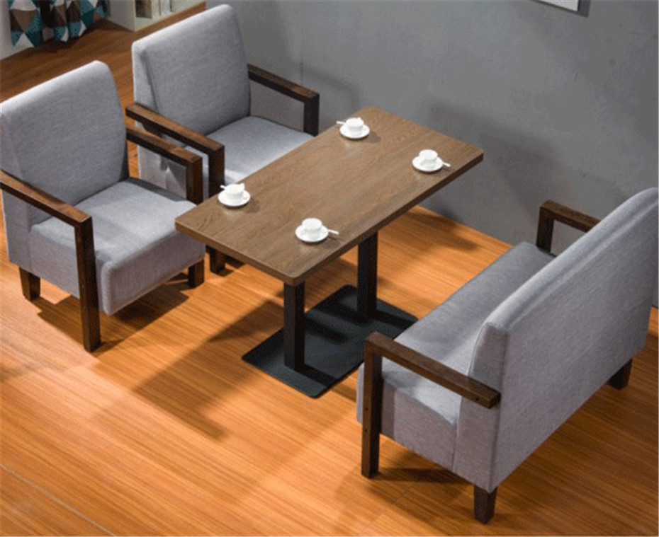 卡（kǎ）座沙發