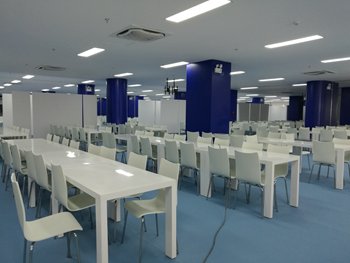 玻璃鋼材質食堂（táng）餐桌椅