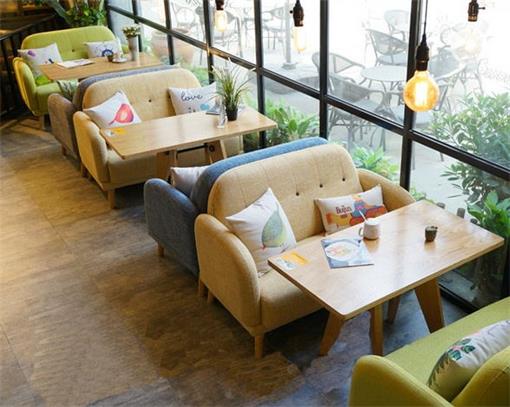 餐廳（tīng）桌椅（yǐ）