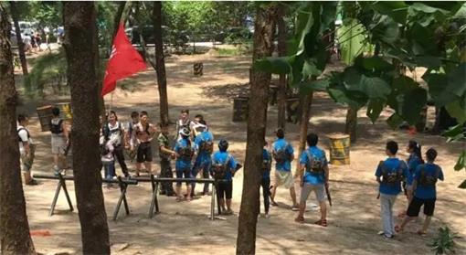 海德（dé）利餐廳家具（jù）廠家小夥伴