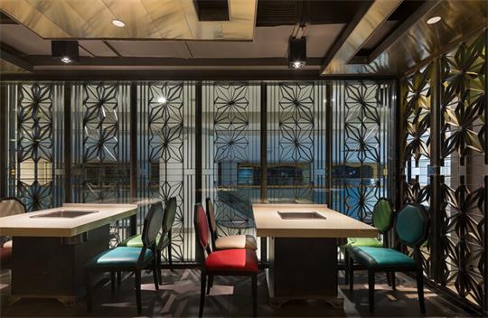 西餐廳（tīng）家具餐桌椅擺放