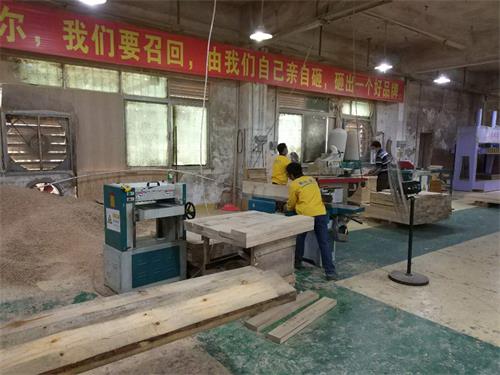 海（hǎi）德利（lì）家具木工車間