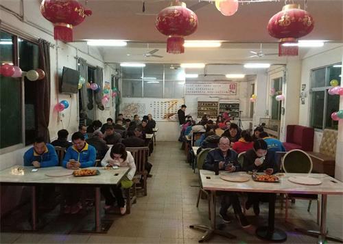 小夥伴們最喜（xǐ）歡的環節——下紅包雨（微信搶紅包）