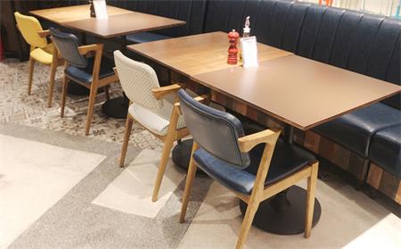 餐（cān）廳桌椅