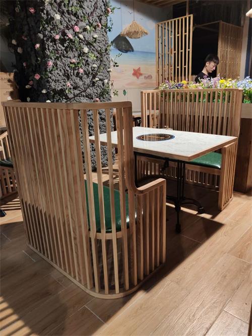 餐（cān）廳桌椅