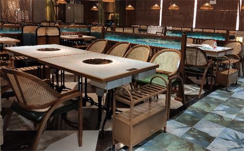 椰子雞（jī）火鍋桌椅