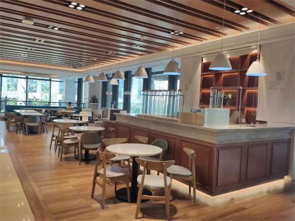 公（gōng）司食（shí）堂桌椅