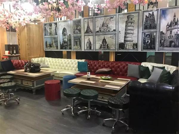 酒吧桌椅沙發家（jiā）具