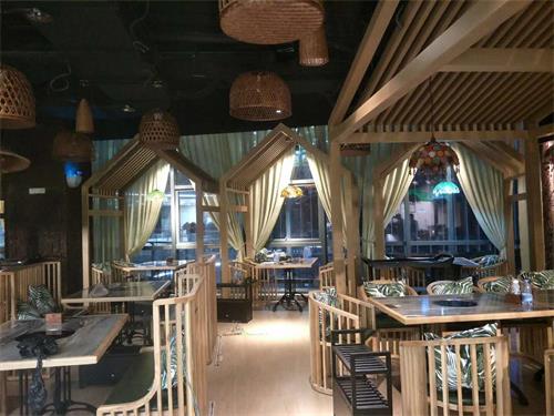 四季椰（yē）林海南椰子雞餐廳火鍋桌椅