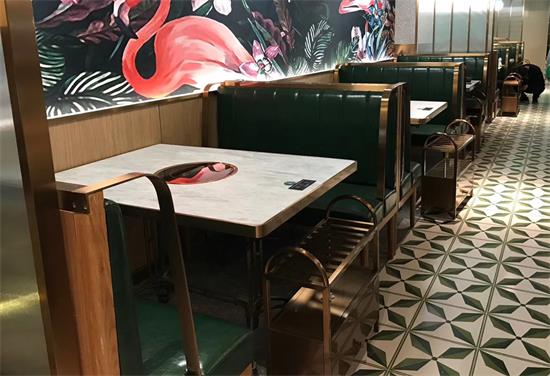 海南椰子（zǐ）雞火鍋--四季椰林（lín）餐廳桌椅