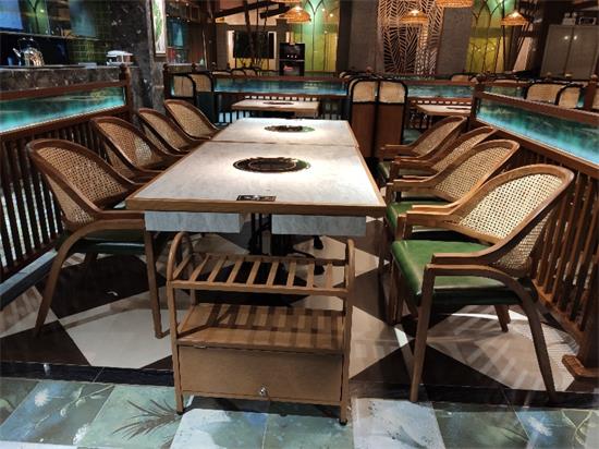 海南椰子雞四季（jì）椰林火（huǒ）鍋桌椅