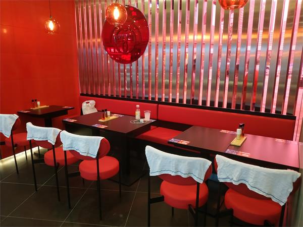 歌誌軒名古屋拉麵餐廳桌椅