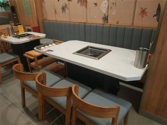 袁記串串（chuàn）香餐廳無煙火鍋桌