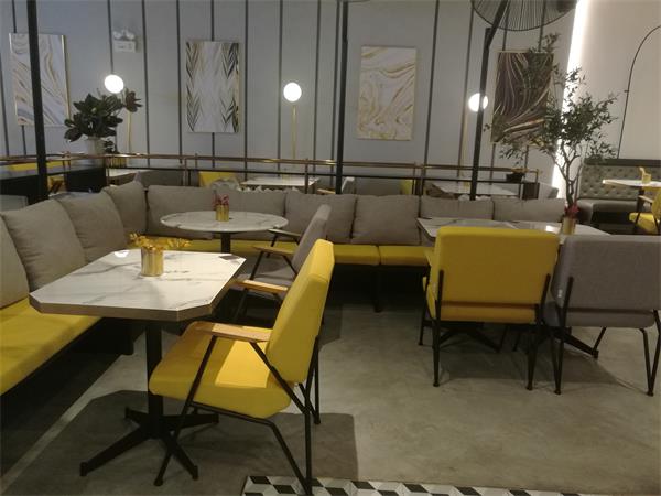 深圳莫裏莫莉餐廳桌椅