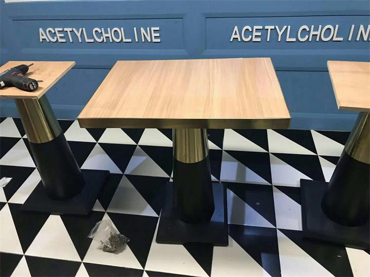 塘潮時尚融合菜係餐廳桌子