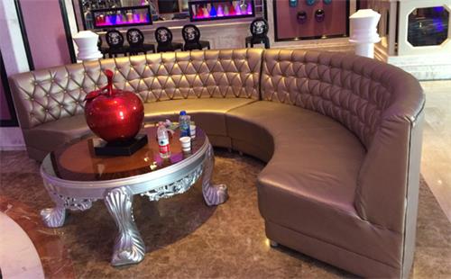 英式酒吧沙（shā）發