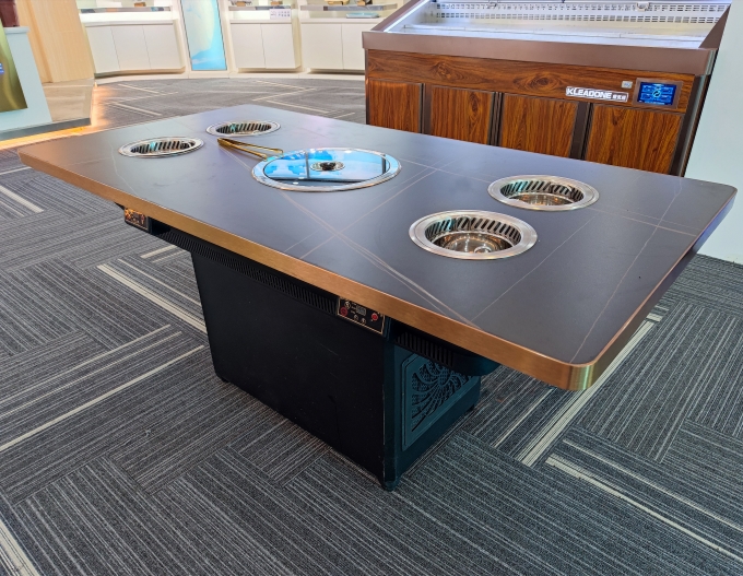 一（yī）人一鍋自助（zhù）無煙火鍋燒烤一體餐（cān）桌