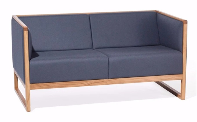 北歐風會所胡桃木現代簡約布藝（yì）沙（shā）發