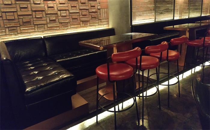 時尚酒吧沙發卡（kǎ）座_休閑清吧創（chuàng）意（yì）酒（jiǔ）吧桌（zhuō）椅