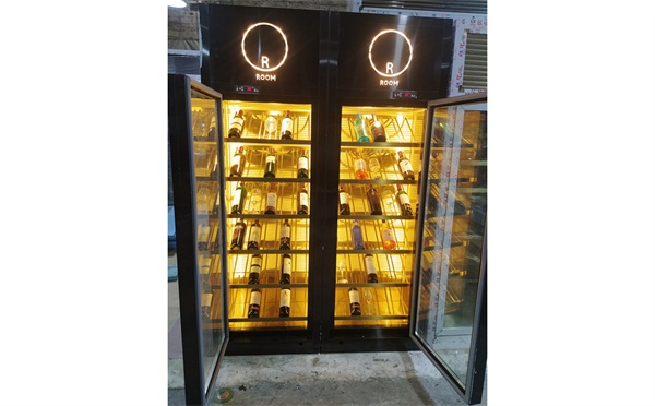 定製現代簡約不鏽鋼常溫紅酒酒櫃_不鏽鋼酒櫃定製（zhì）