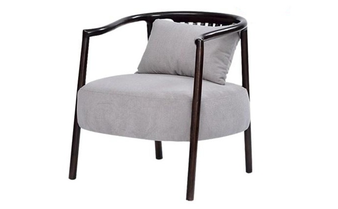 咖啡廳胡桃實木布藝軟包單（dān）人沙發椅（yǐ）