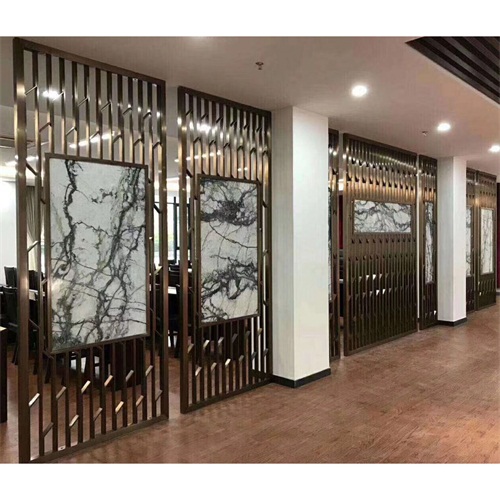 酒店餐廳新中式（shì）玫瑰金花格不鏽鋼屏風_不鏽鋼屏風製品（pǐn）廠（chǎng）