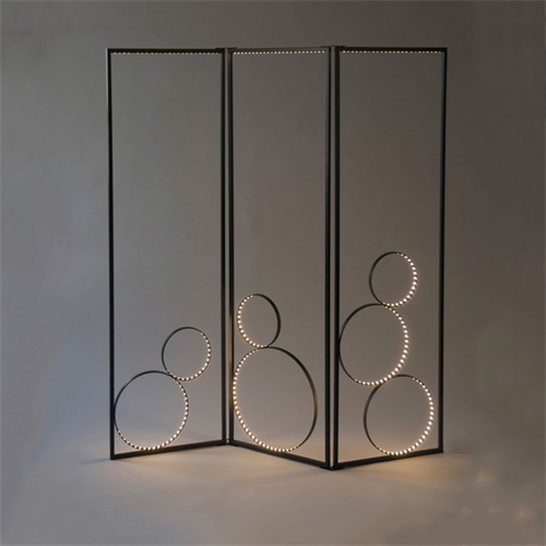 會所時（shí）尚簡約黑（hēi）鈦不鏽鋼屏風-高檔不鏽鋼屏風廠