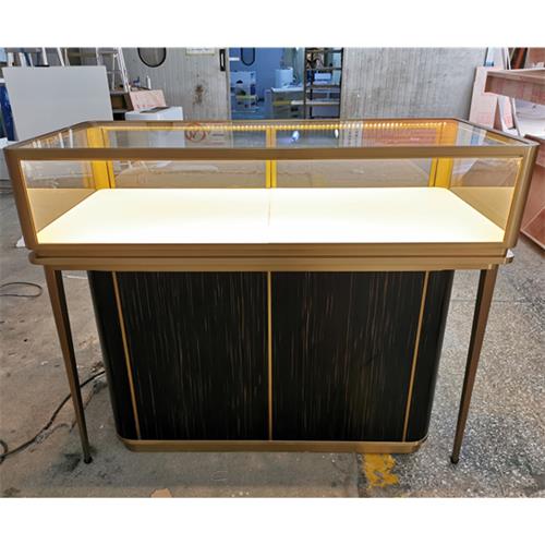 拉絲香檳金（jīn）不鏽（xiù）鋼珠寶展櫃_高端珠寶展示櫃