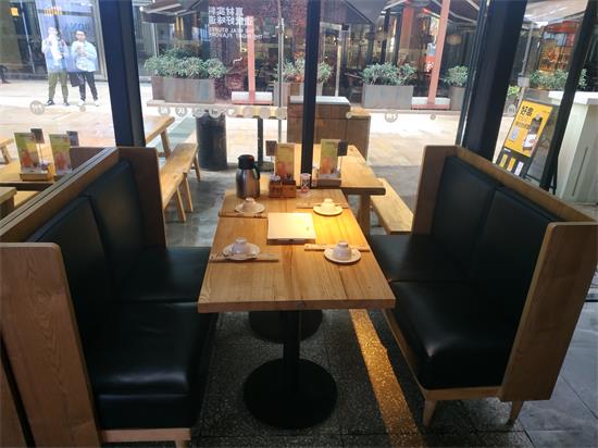 木屋燒烤餐廳卡（kǎ）座（zuò）