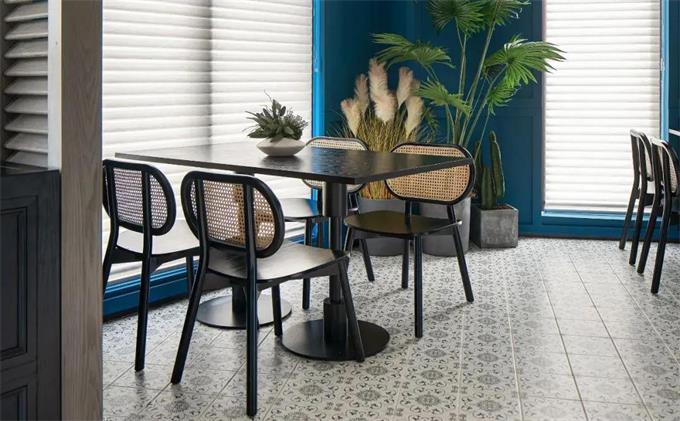 餐飲（yǐn）家具