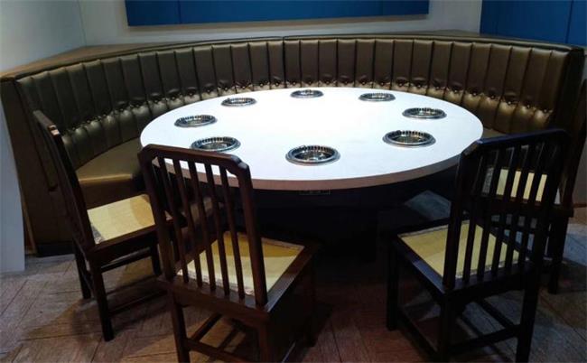 小火（huǒ）鍋餐桌