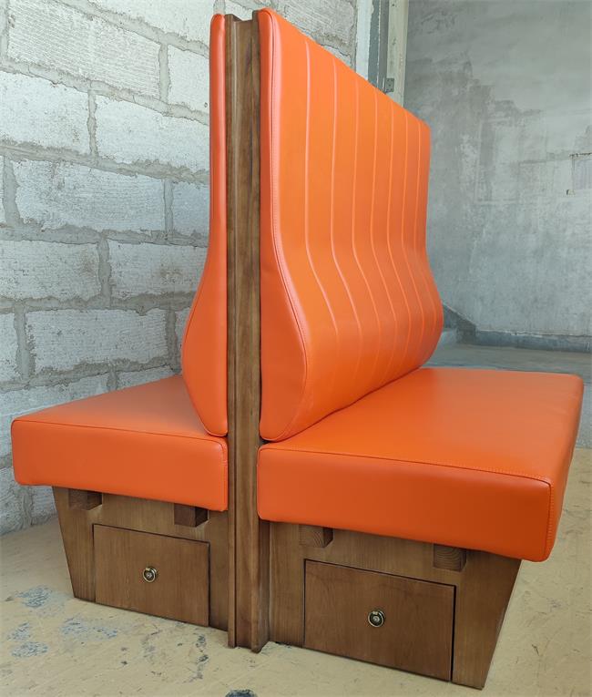 火（huǒ）鍋店卡座