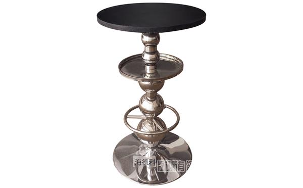 酒吧吧台（tái）