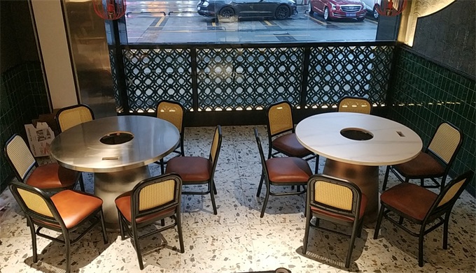 八合裏牛肉火鍋桌椅家具
