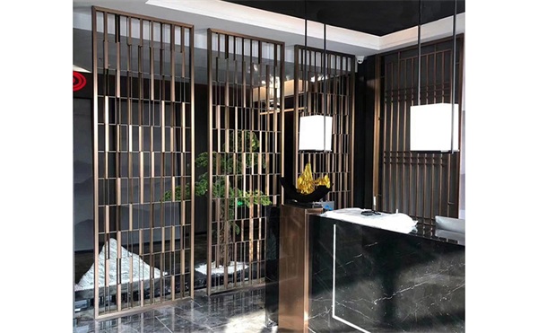 豪華會所鏡麵不（bú）鏽鋼屏風
