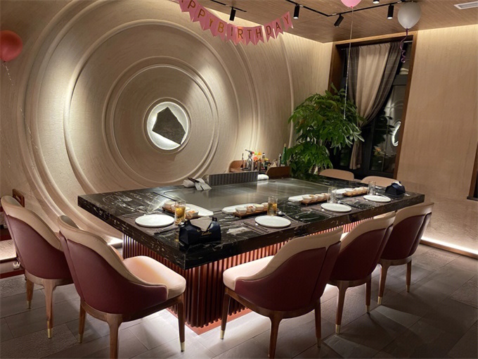 日式（shì）鐵板燒餐（cān）桌