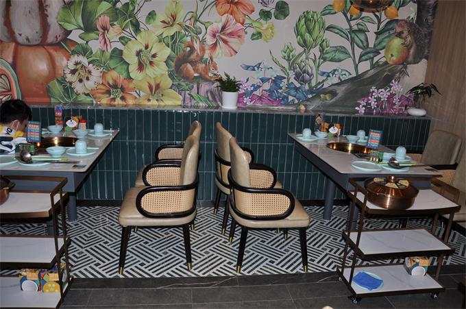 潤園四季（jì）椰（yē）子（zǐ）雞餐廳家具