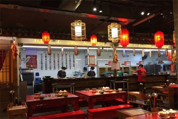 譚（tán）鴨血（xuè）老火（huǒ）鍋桌（zhuō）椅