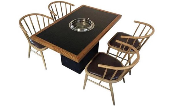 燒炭火烤串的桌子（zǐ）