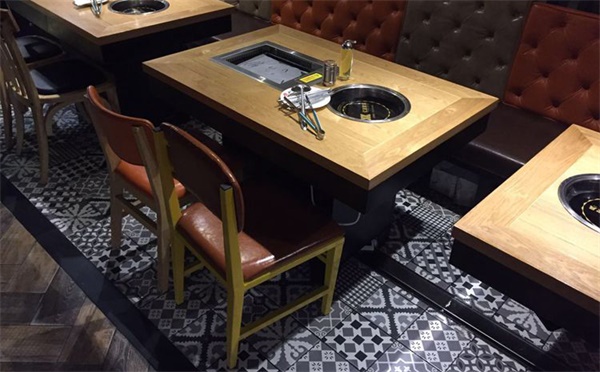 無煙烤（kǎo）肉桌（zhuō）椅