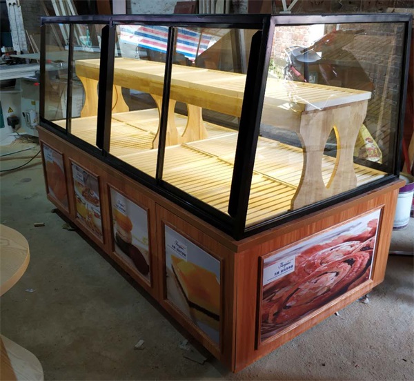 蛋（dàn）糕店展櫃