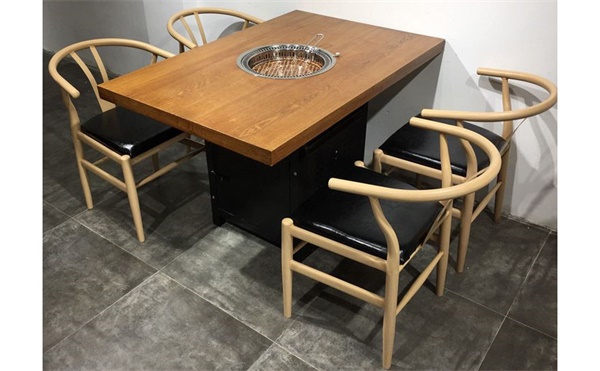 燒烤（kǎo）店餐桌