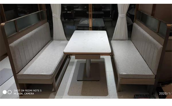 奶茶（chá）店桌椅