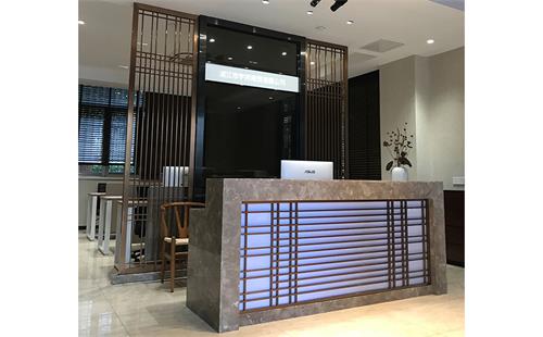 不（bú）鏽鋼屏風